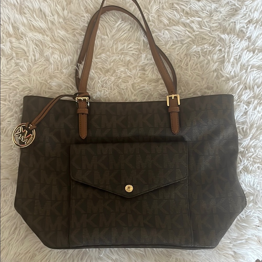Michael Kors Brown Tote Elegant Design